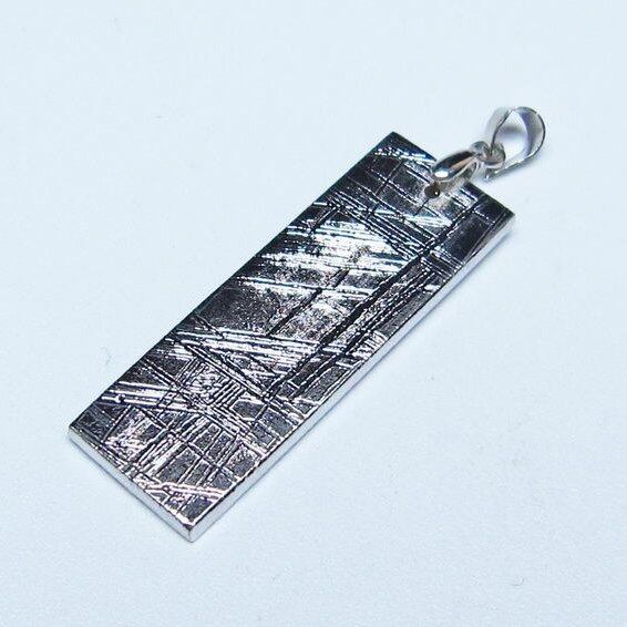 ギベオン ペンダント 隕石 メテオライト 一点物 おまかせ便 112-13468