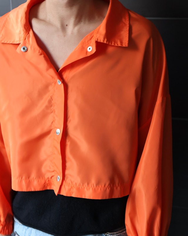 Short length colored top