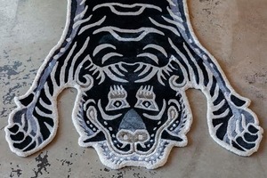 Tibetan Tiger Rug 《Mサイズ•シルク•オリジナル•モノクロバージョン035》チベタンタイガーラグ