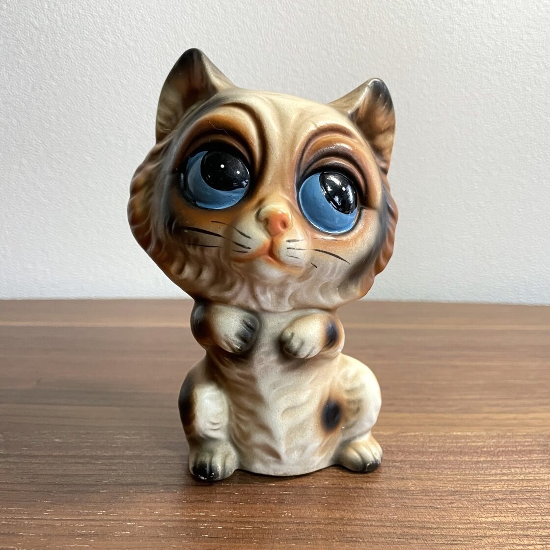 ビンテージ ビッグアイ 猫のフィギュリン / Vintage Big Eyes Cat 