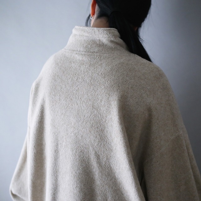 "THE LION KING" one point embroidery over silhouette half-zip fleece pullover