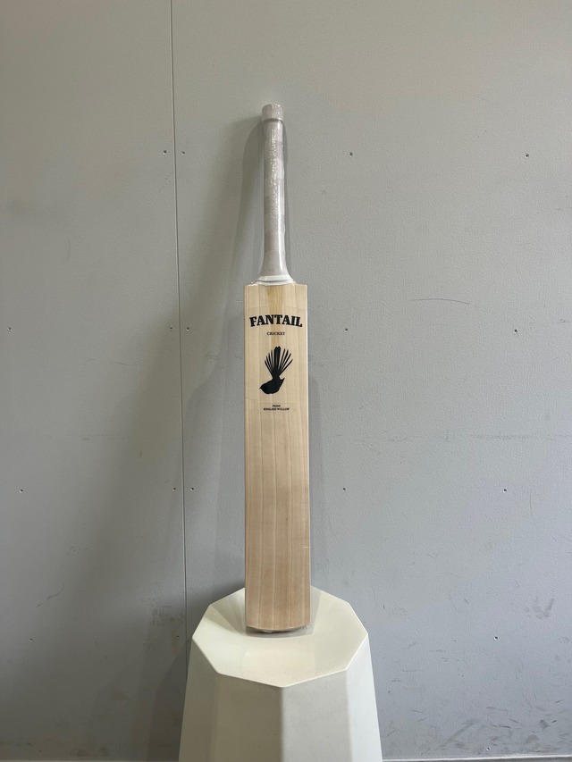 Fantail Cricket English Willow Grade 3 Bats SH -White Minimal 2501