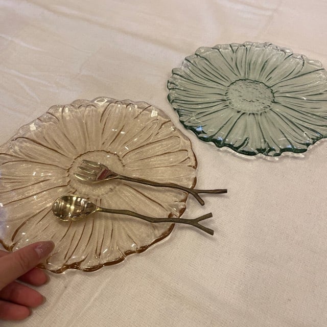 FLOWER EMBOSSED PLATE M 2color GREEN BEIGE / フラワーエンボス