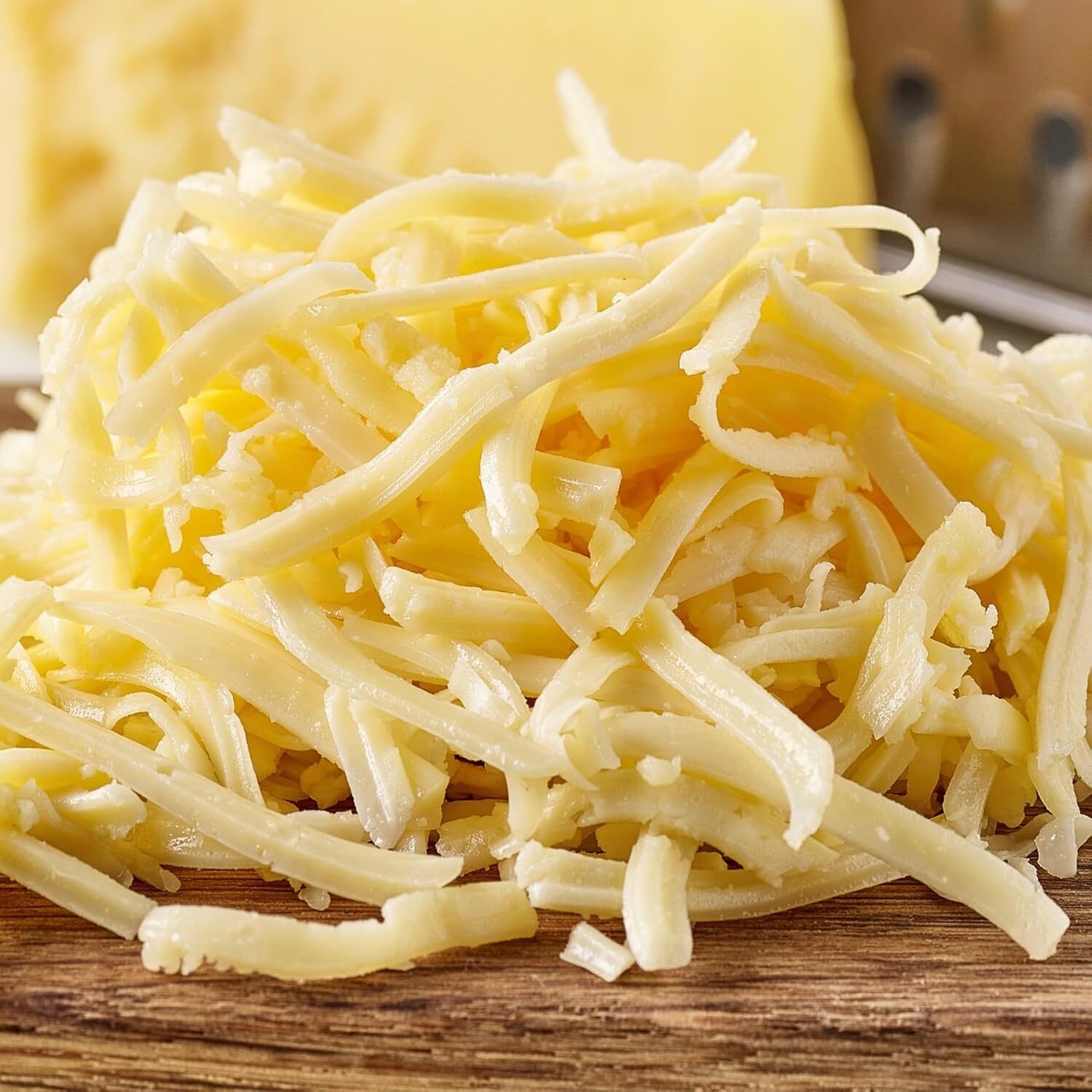 スイス産 エメンタールチーズ 600g｜12ヶ月熟成・マイルドでナッツの風味｜とろける万能チーズ・フレッシュカット Swiss Emmental Cheese 600g – 12 Months Aged | Mild & Nutty | Melting All-Purpose Cheese | Fresh Cut