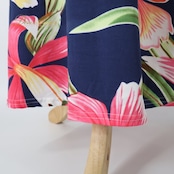 フラダンス 衣装 ワンピース ドレス ネイビー系 ハイビスカス柄 ハワイアンプリント アロハ フラ ダンス レッスン 練習 紺 ダンス衣装 ハワイアンダンス レディース ホワイト系 レッド系 ピンク系 グリーン系 イエロー系 華やか 大人っぽい 上品 着回し ハワイアン ワンピース 柄ワンピース フレア ロング丈 半袖 ウエストシェイプ タイトめ スリム 着痩せ 春 夏 秋 コットン混 綿混 オシャレ 大人カジュアル エレガント 発表会 衣裳 舞台衣装 レッスン着 普段使い 通学 旅行 南国 コーデ