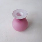 ピンクのまるい花瓶