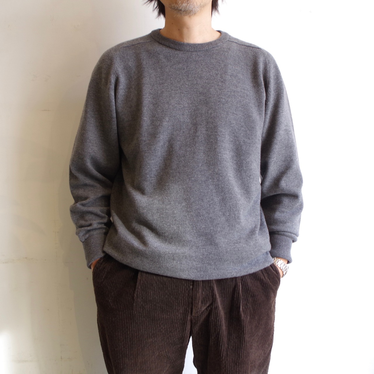 PERSONAL MATTERS  PROJECT N°02 MERINO WOOL CREW NECK SWEATER　DARK GREY