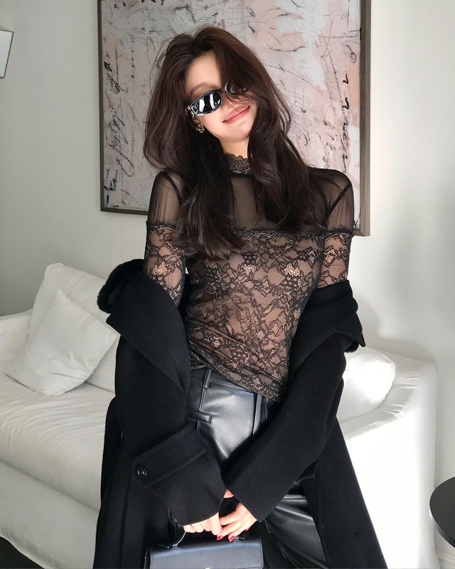 レースメロウハイネックシアートップス　A25320