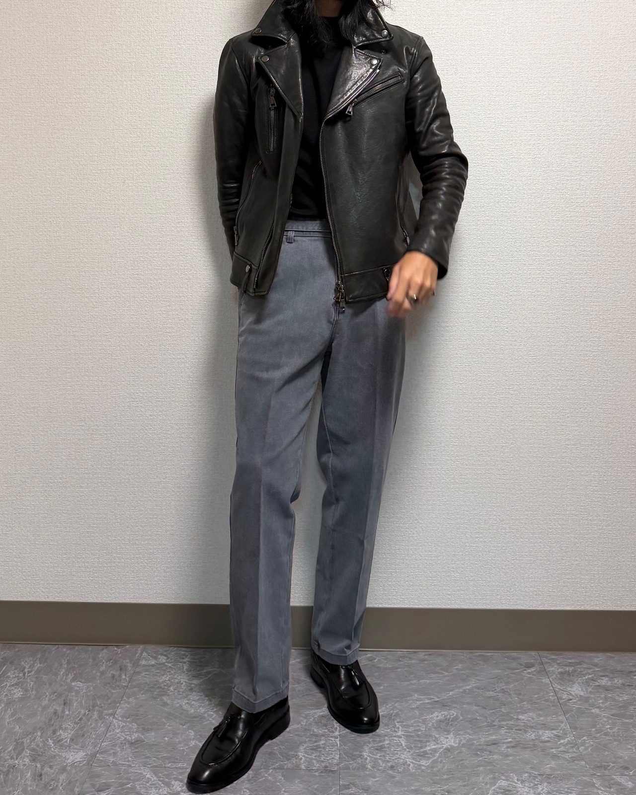 【腰高設計】ハイウエストストレッチテーパードパンツ