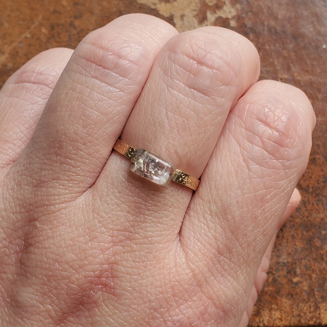 【銀色の朝】ラティスサンストーンのリング