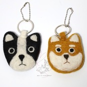 ハンドメイド 羊毛フエルトのキーチャーム ボストンテリア(黒白)/柴犬(茶白)