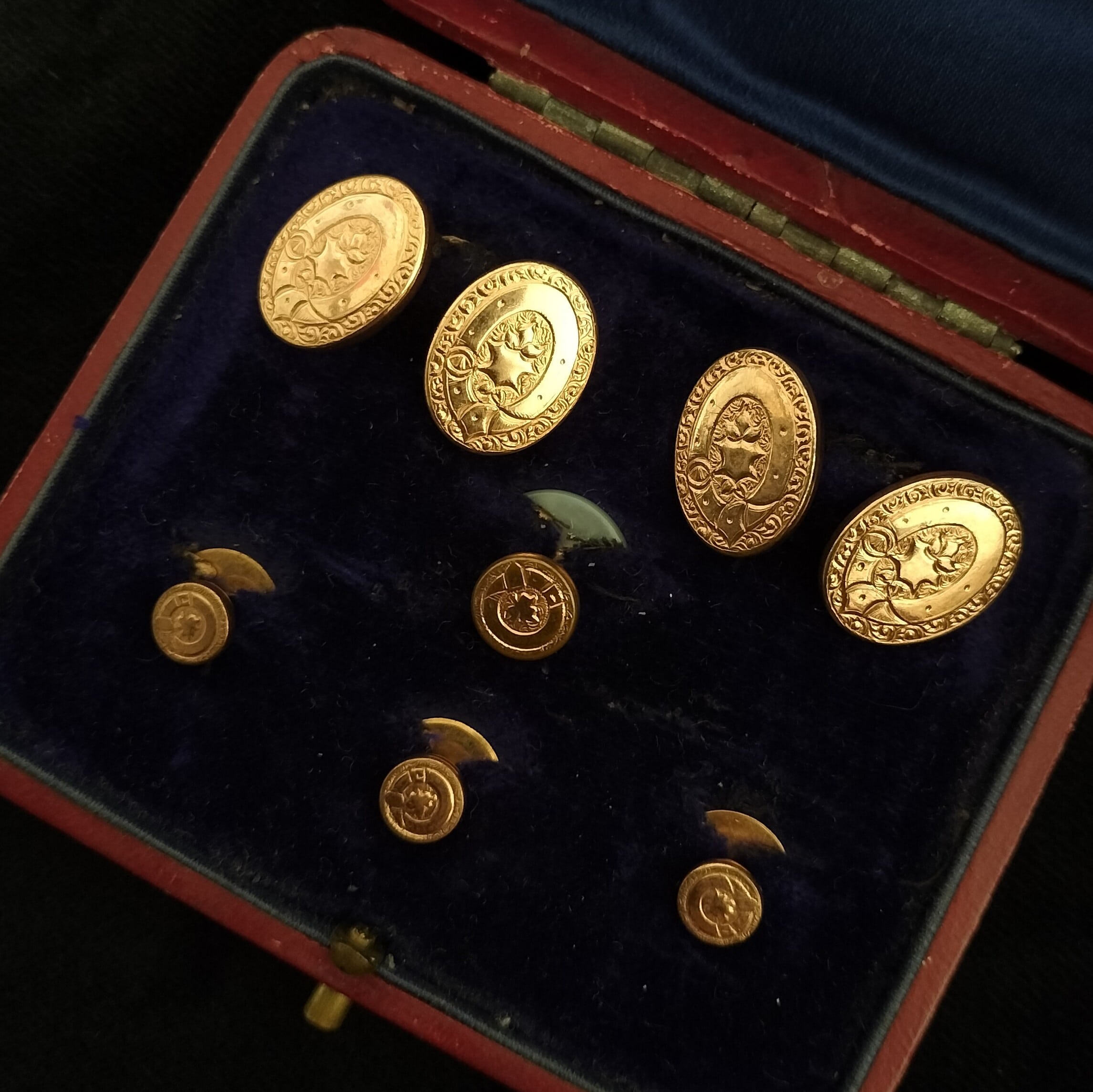 Antique Royal Garter Cufflinks & Studs set | Antico