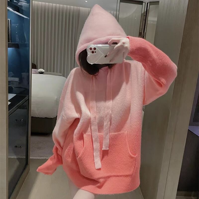 ガーリー カジュアル グラデーションカラー セーター フーディー パーカー レディース トップス トレーナー ピンク ブルー グリーン 青 緑 無地 フード付き ポケット オーバーサイズ ルーズ 体型カバー 脚長効果 スタイルアップ レトロ ゆるカジ 萌え袖 男ウケ デート服