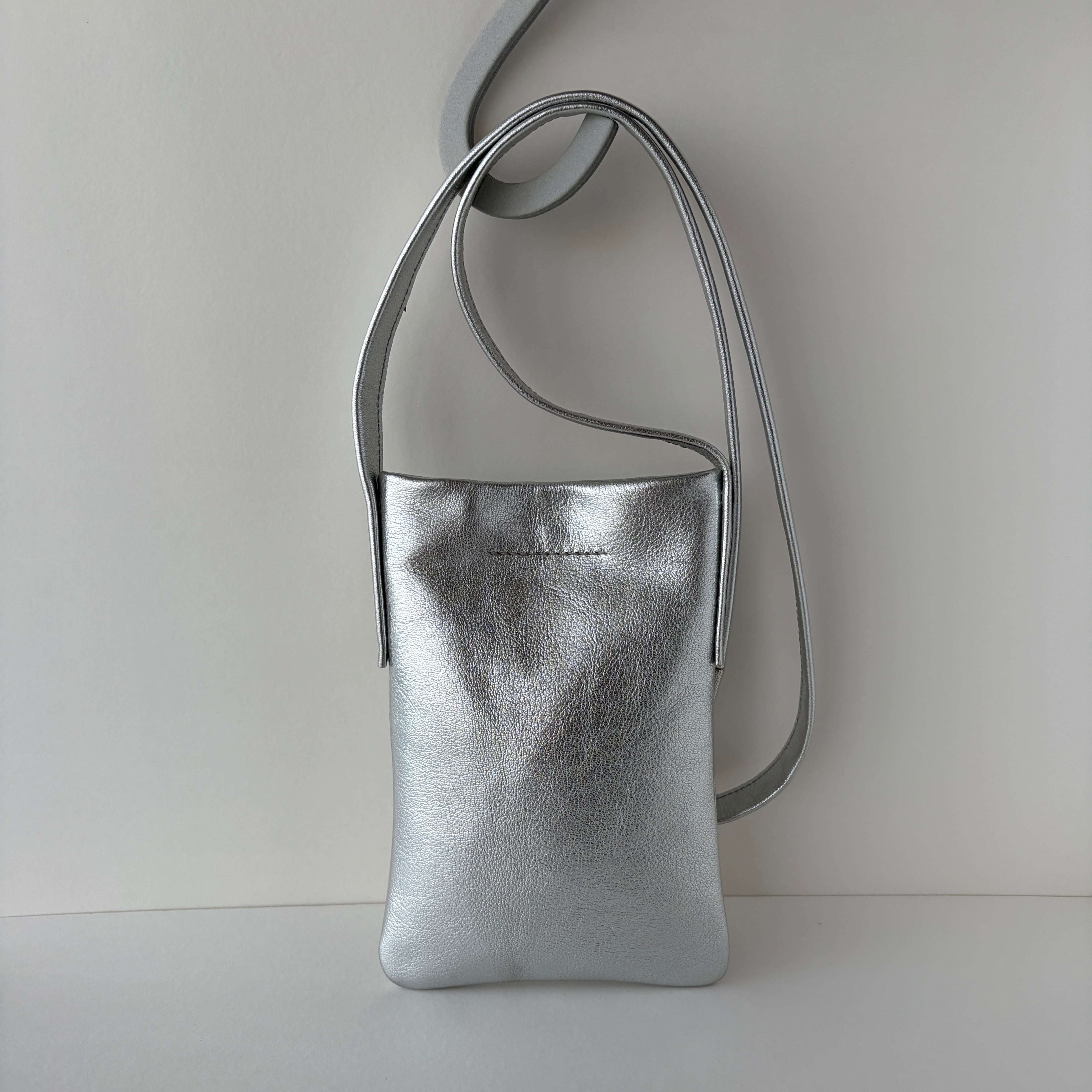 スリムポシェット ゴート革シルバー | n.number(エヌナンバー )は加工