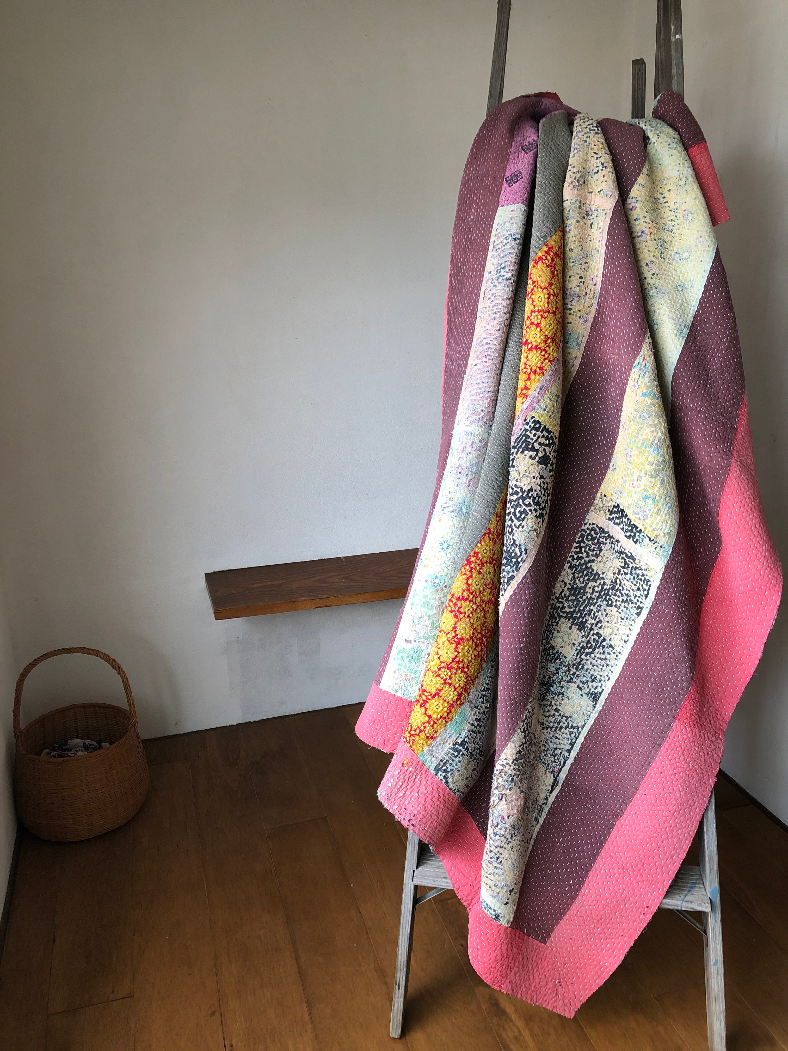 Vintage pink patchwork kantha quilt カンタキルト ラリーキルト