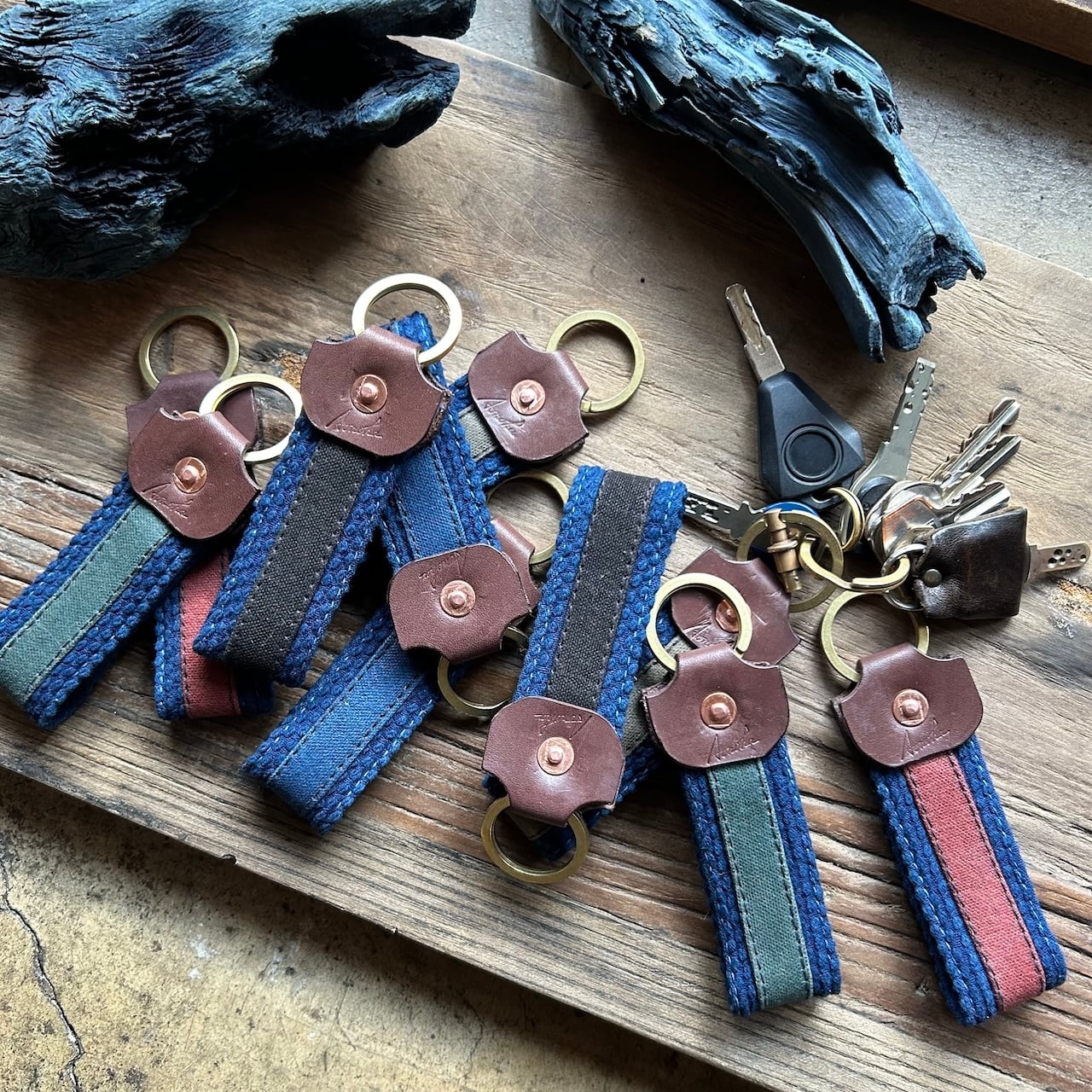 Aprosio&Co ブルー系色とりどりのバングル Aprosio&Co ブルー系色とりどりのバングル