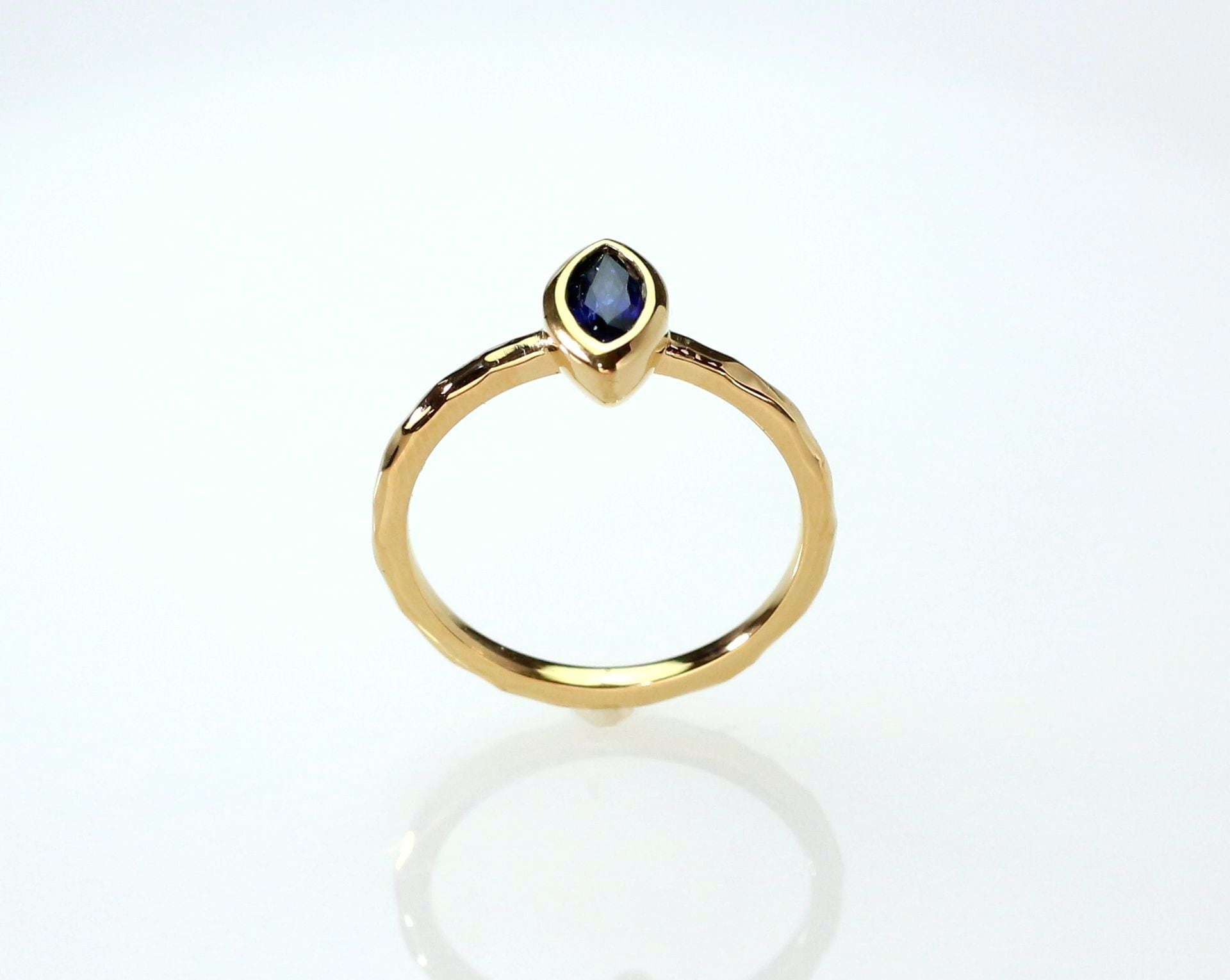 K18YG ブルーサファイアリング 0.43ct | Atelier Ozaki