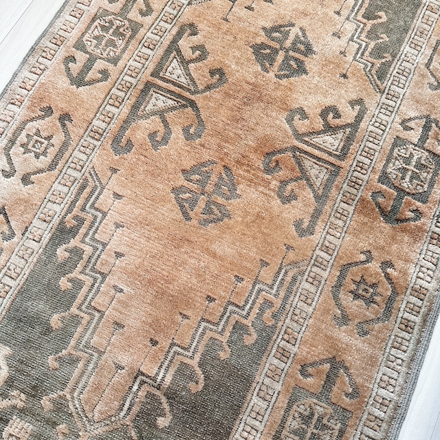 トルコ ヴィンテージラグ TR047 | ウシャク | 104cm × 219cm