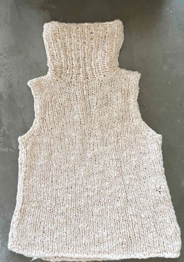 クロムハーツ セメタリークロスパッチ付 ノースリーブ タートルネックニット 希少 4d63c58e287068e68feee24bf9bde1