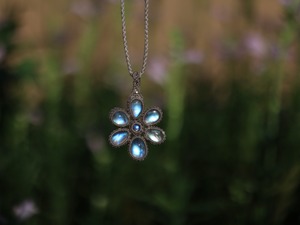 ムーンストーンネックレス　 flower  3