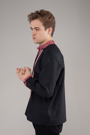 ウクライナ刺繍ヴィシヴァンカ　クロスステッチ手刺繍　Lサイズ　メンズ