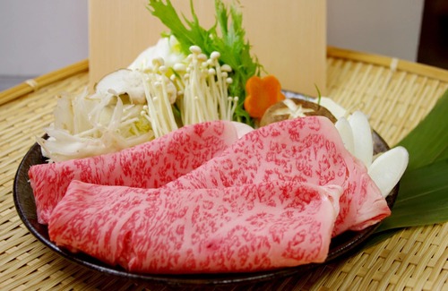 氷見牛【黒毛和牛】ももすき焼き肉（500g）３〜４人前<贈答品>