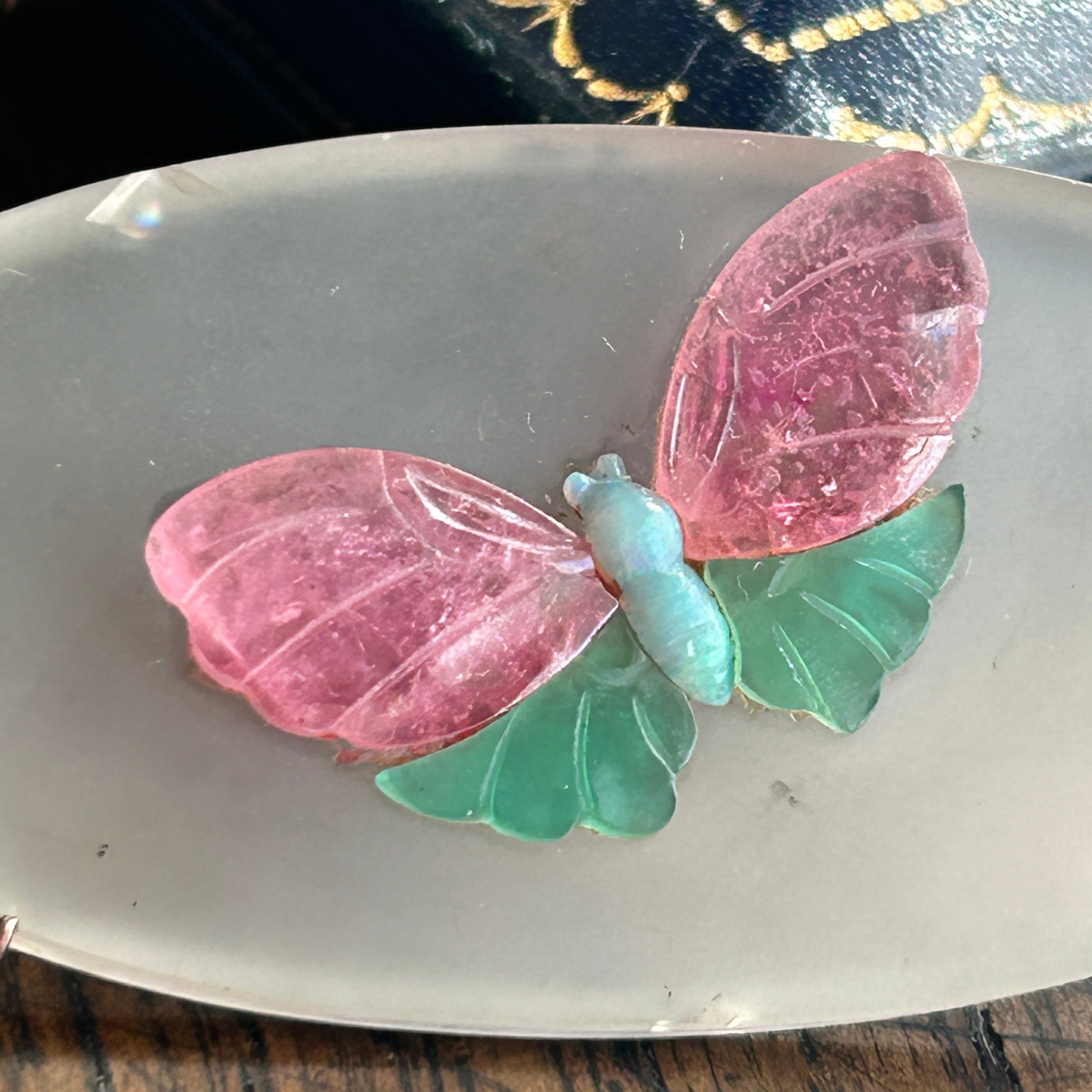 アンティーク　フロスト水晶に蝶の帯留め　難あり現状