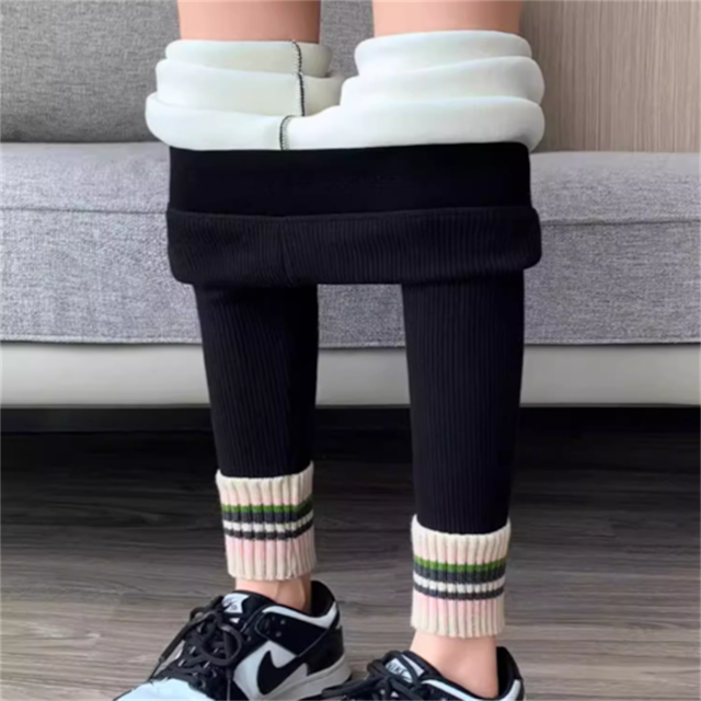 【送料無料】 パンツ 3色 ロング レギンス ボトム マキシ ニット素材 厚手生地 裏地 あったか かわいい 大人可愛い 大人女子 綺麗 シンプル カジュアル 大人 おしゃれ お洒落 こなれ感 ラフ コンサバ 着痩せ レディライク ヘルシー 無地 ボーダー 冬 防寒 30代 40代 レディース 女性用 授業参観 デート お出かけ 女子会 お呼ばれ 休日 お茶会 アウトドア 着回し 普段使い オルチャン 韓国系 ファッション コーデ スタイル 体型カバー 定番 トレンド デイリーユース   履く毛布