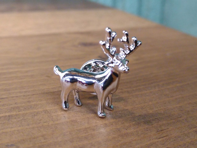 ピン ブローチ 奈良の鹿モチーフ雑貨 Papier パピエプリュス