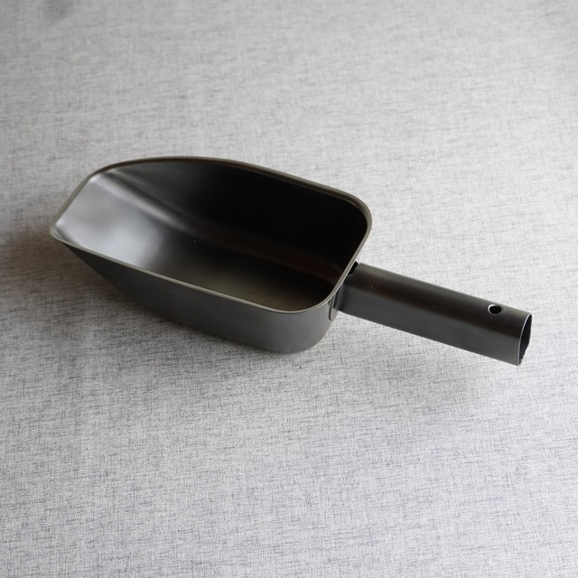 エルダー18-8 角型スコップ　先細　ブラックサテン