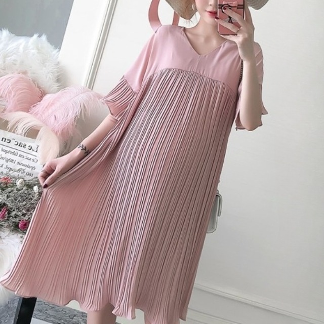 ワンピース レディース 送料無料 プリーツ Vネック フレア ミディアム丈 半袖 パフスリーブ ハイウエスト プリーツ リラックス おしゃれ ロマンチック ガーリー キュート かわいい こなれ感 スタイル 小顔見せ 着痩せ 体型カバー インスタ トレンド きれいめ エレガント ギャザー シャーリング フレア  大人かわいい 上品  リゾート 旅行 シフォン ドール  お人形 ふんわり パフスリーブ  デート お出かけ マタニティー カジュアルドレス ブラック ピンク グレー M L XL 2XL