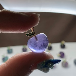 48.フローライトりんご・ペンダントトップ