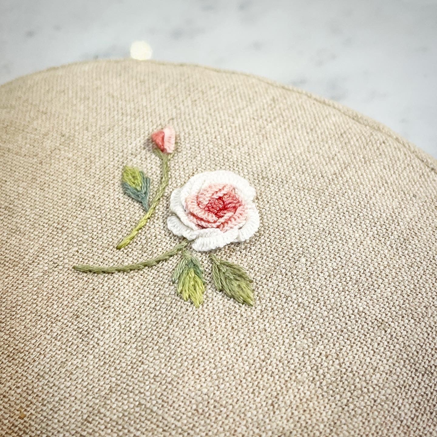 アトリエFIL ・キャストオン・ローズのポーチ | l'art du fil