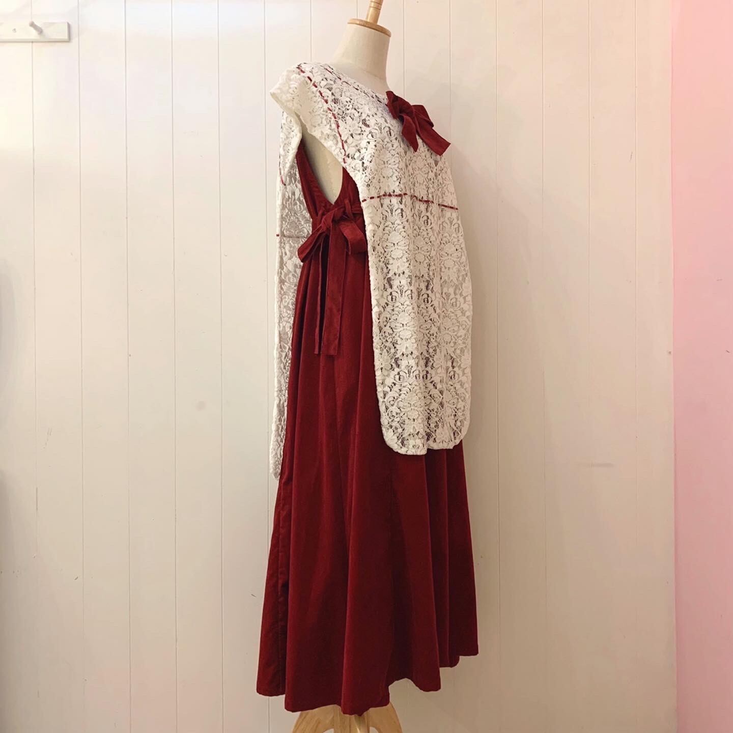 original : landmark jumper skirt / red × white