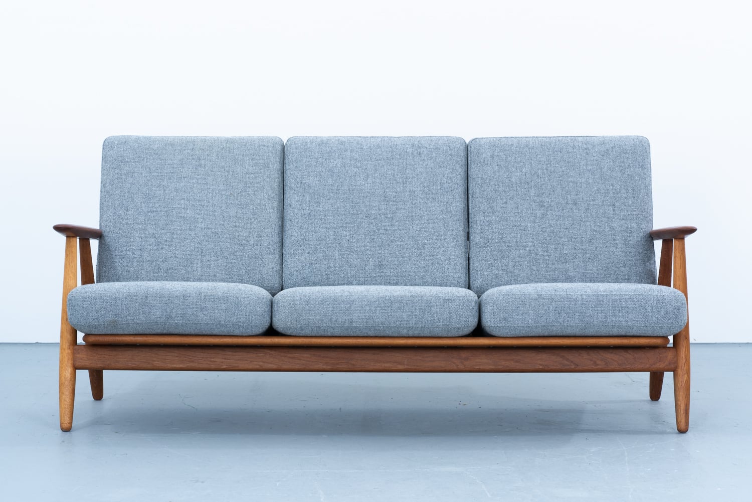 Hans J Wegner | ハンス J ウェグナー | kaikki gallery | 北欧