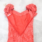 フラダンス 衣装 ワンピース ドレス レッド系 Hula Ku 日本製 モンステラ柄 プルメリア柄 ハワイアンプリント アロハ レッスン 練習 フラ ダンス フリル袖 華やか 鮮やか かわいい おしゃれ 上品 大人っぽい フラダンス衣装 ハワイアン ドレス フリル 袖あり エレガント パーティー 女性用 夏 トロピカル カジュアル 柄物