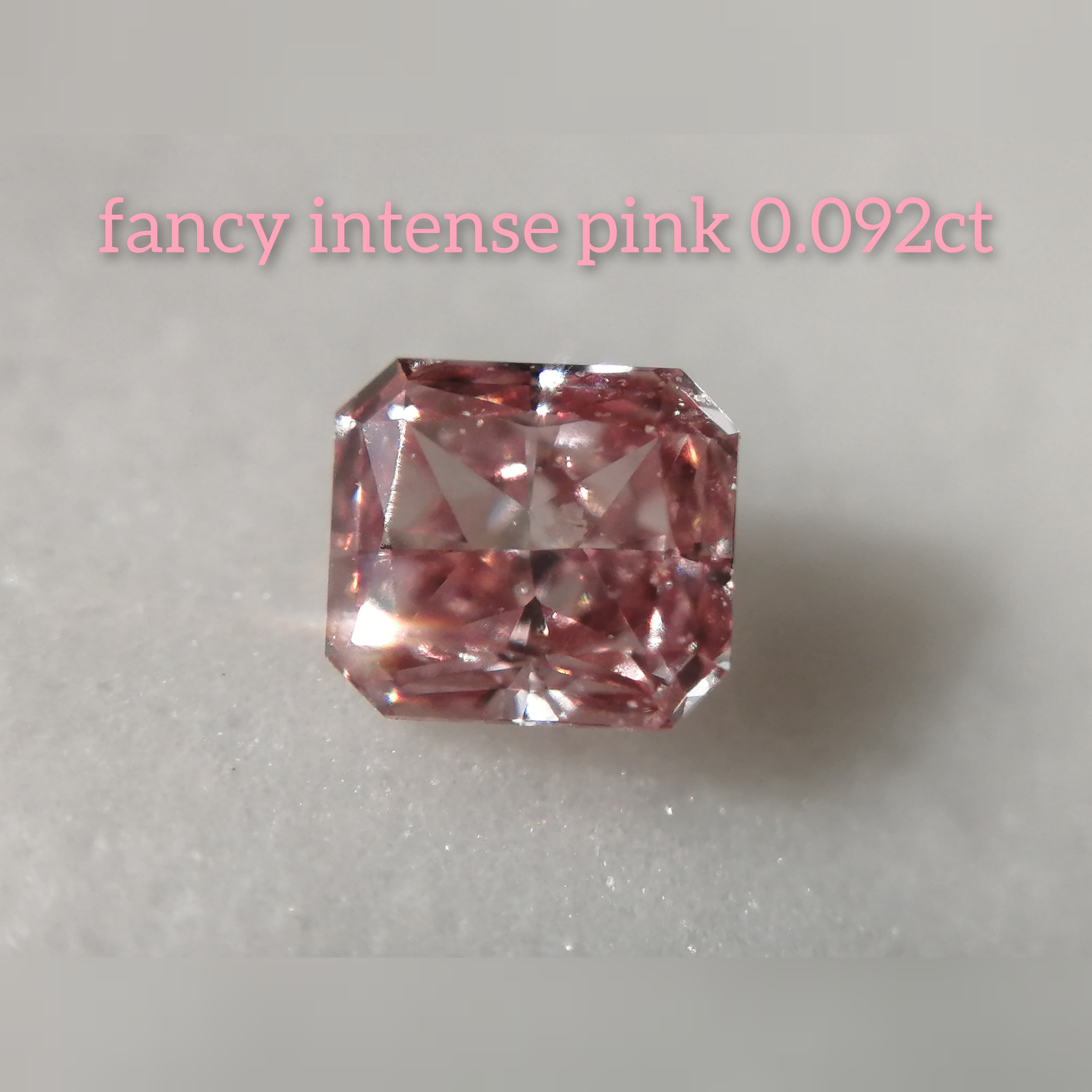 ピンクダイヤモンド　ルース　FANCY INTENS PINK SI-2