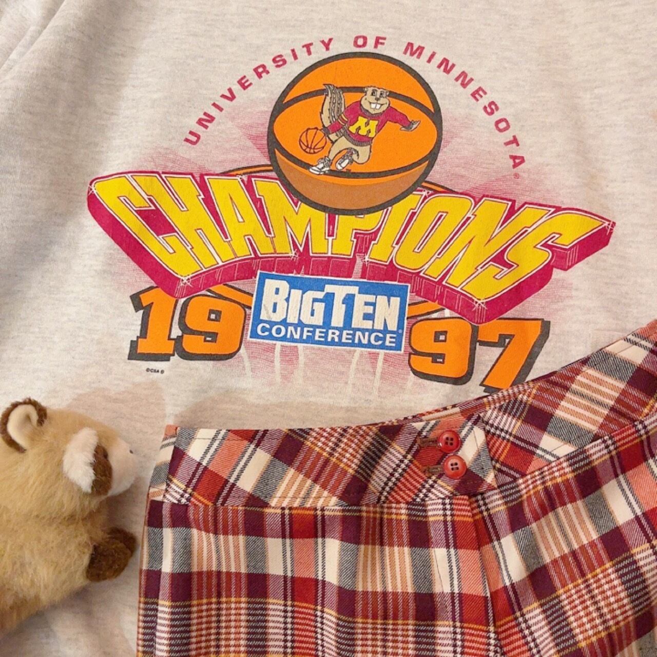 90s squirrel basketball sweat