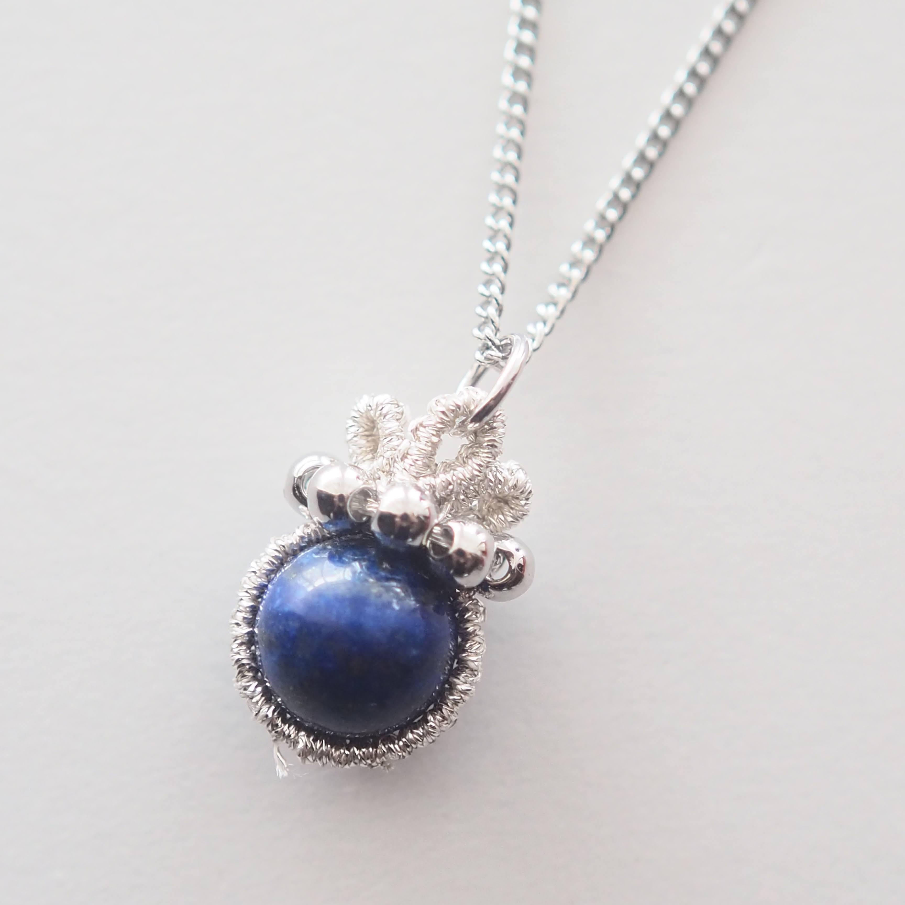 ラピスラズリ 王冠モチーフネックレス(シルバー)