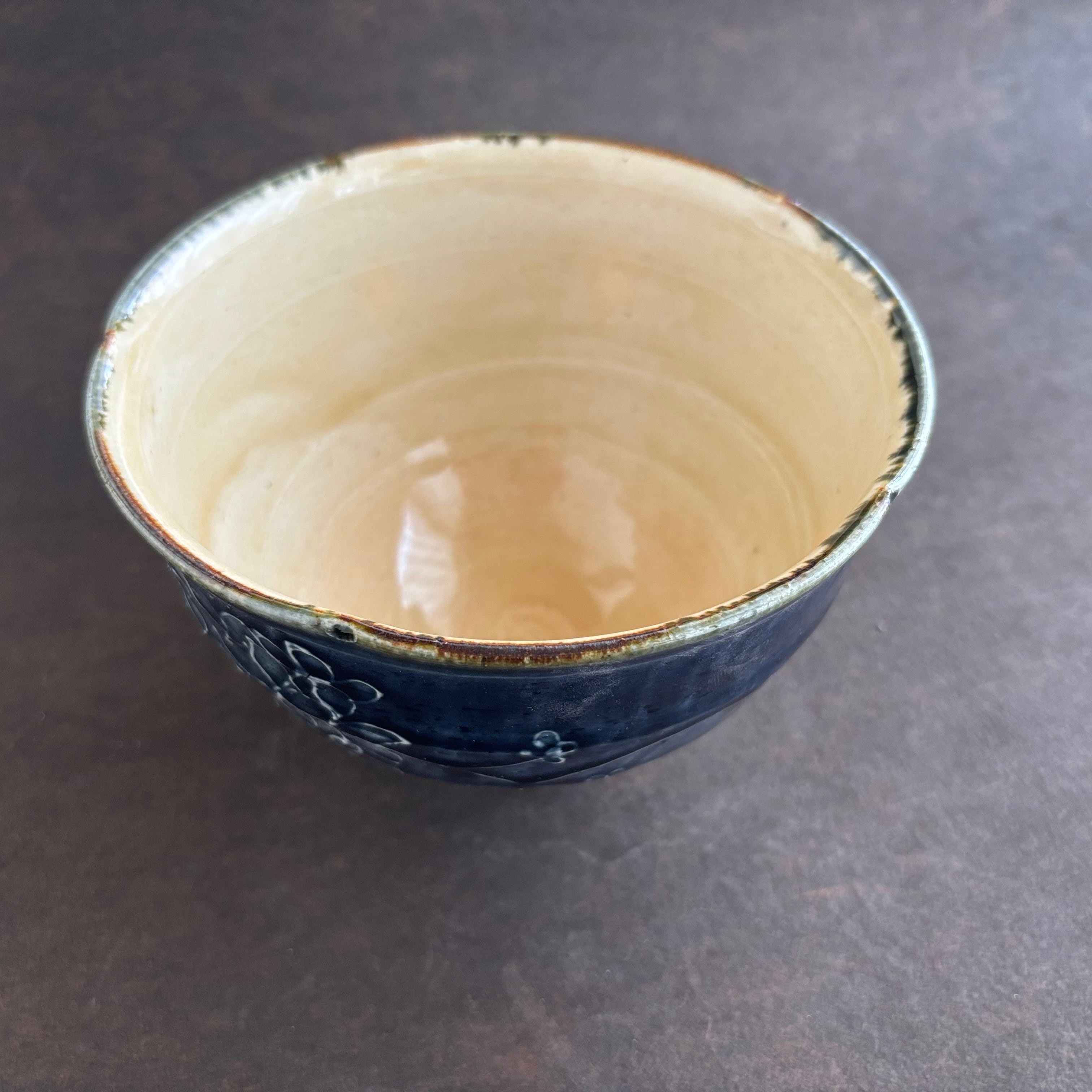 土和のルリエフ 藍釉 花形丼ぶり