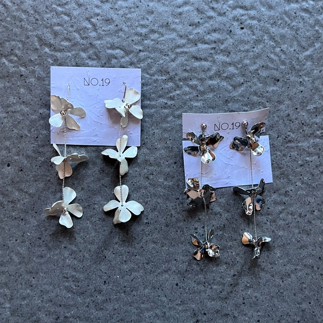 072】Flower×3 (シルバー/ゴールド)(ハンドメイドピアス・イヤリング 