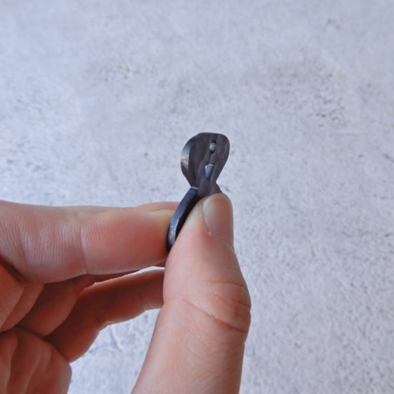 TOPANGA Zakka India Hammered Iron Number Plate S 3cm Black 　インド　ハンマーアイアンナンバープレート　小　ブラック　看板　サインプレート　鉄　住所　店舗　槌目