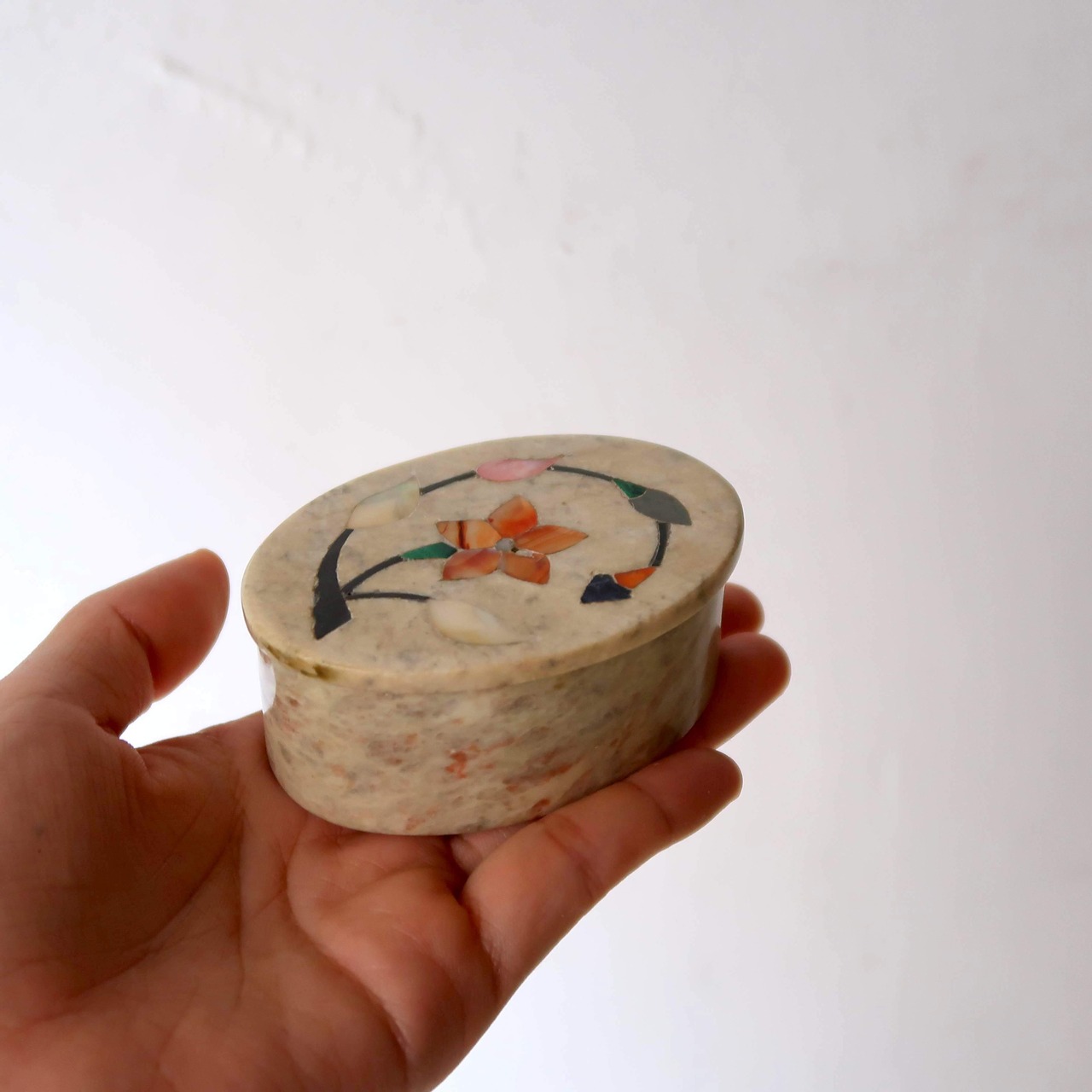 リースのようなお花のケース