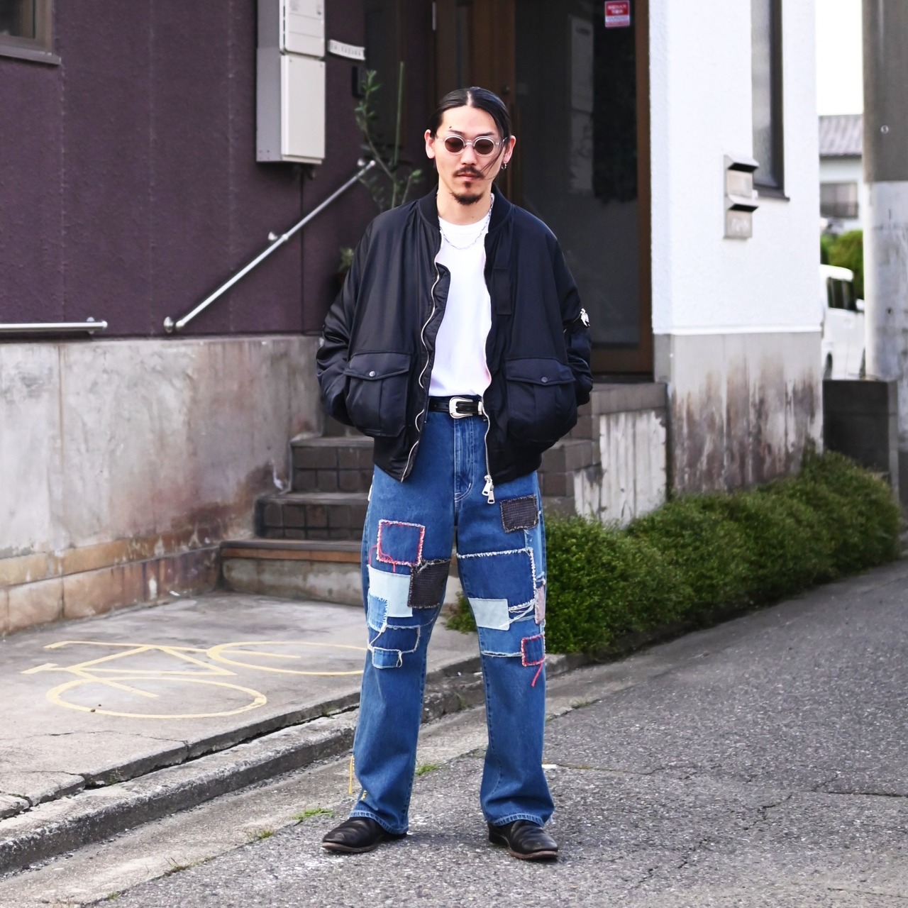 LEH（レー） Bonber Jacket、KUON(クオン）Sashiko Mended Denim Trousersコーディネート