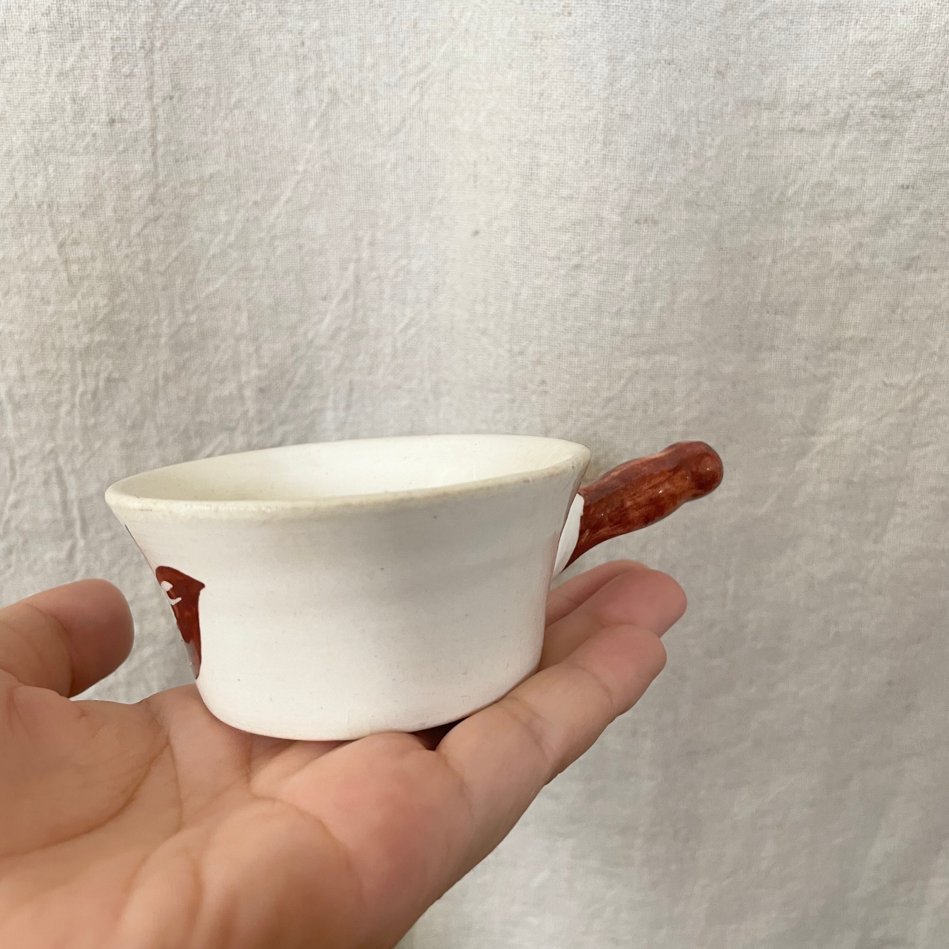 取っ手付きの器