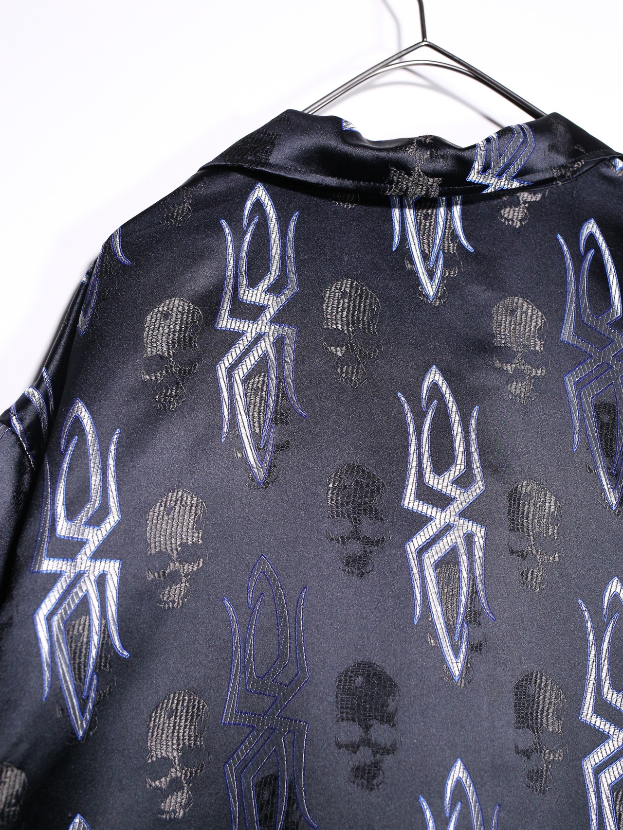 glossy fabric spiky skull pattern oversize s/s shirt - 11