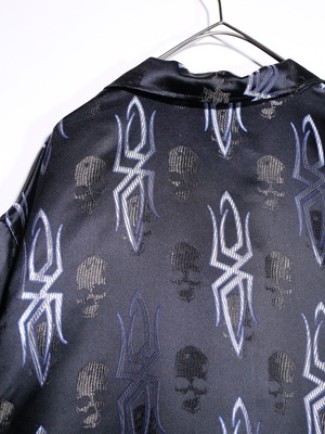 glossy fabric spiky skull pattern oversize s/s shirt