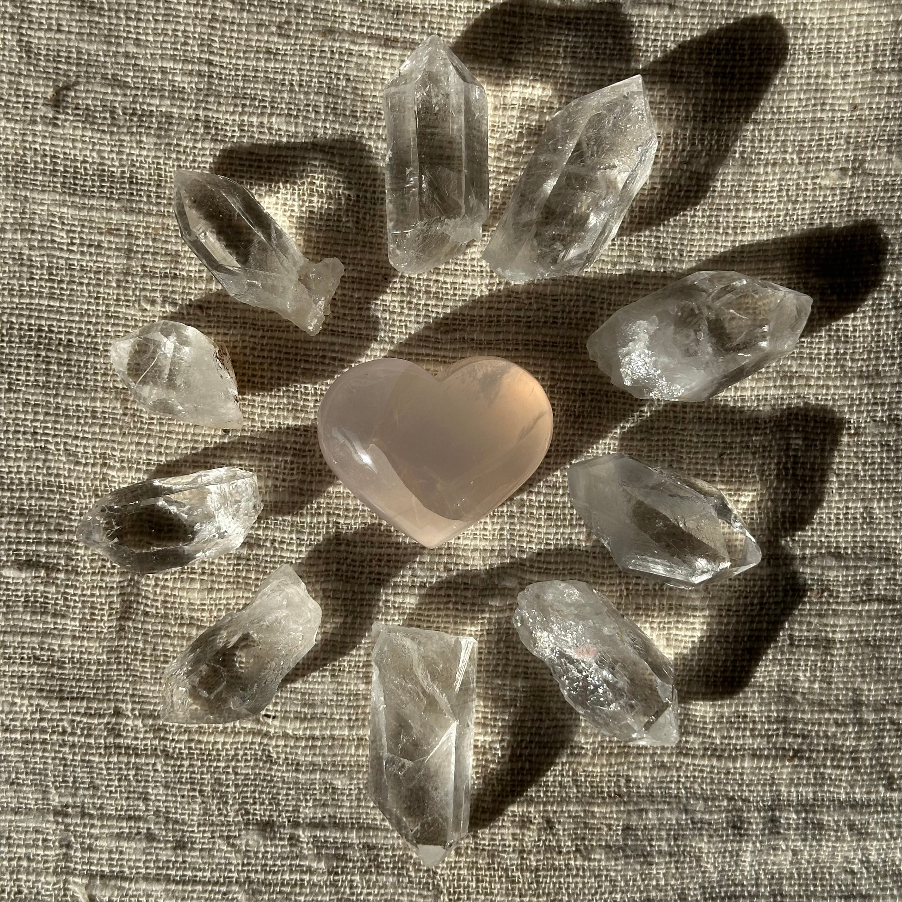 1.9kg 【レムリアン水晶】水晶 ポイント タワー 虹入り ブラジル産