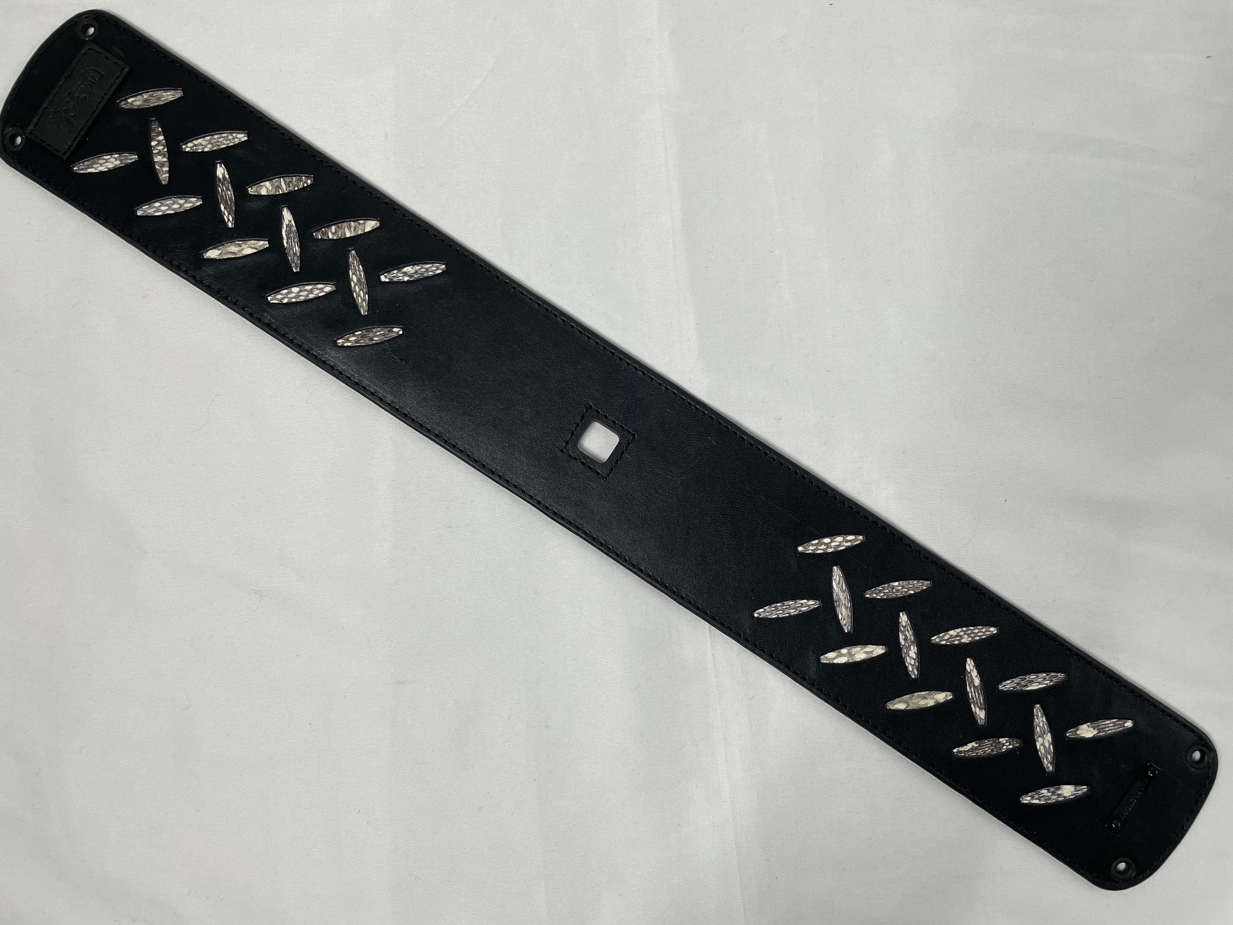 『新品未使用品』初心者入門 三線 紅型胴巻き (黒色) ock00991_01.jpg