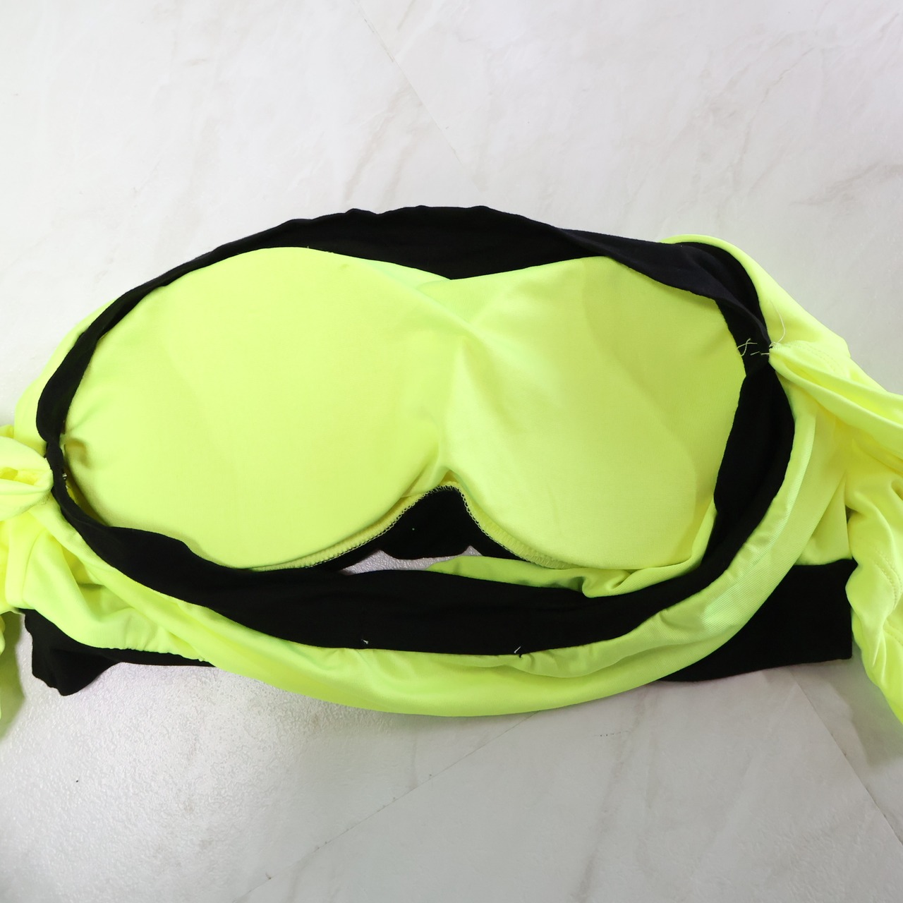 【ベリーダンス用衣装】黄緑色×ブラック solana belly レッスン着 蛍光色 黒 ストレッチ素材 無地 トップス ズボン セット